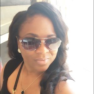 Meet your Posher, Kendra